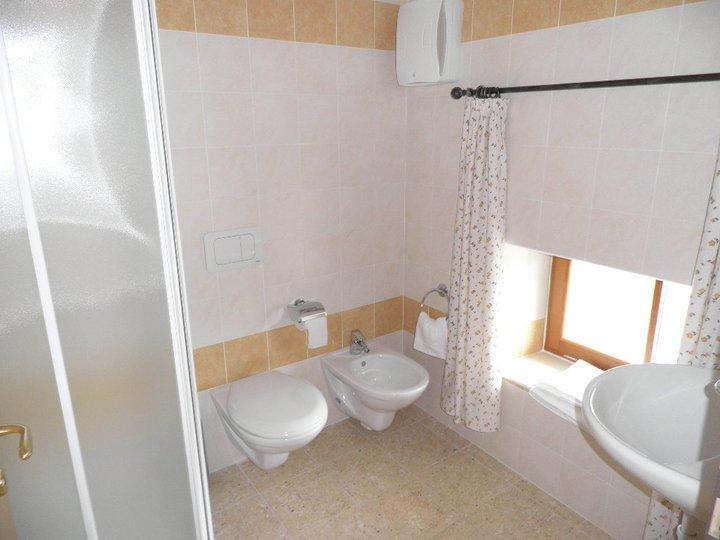 Taxus Hostel Pieve Tesino Екстер'єр фото