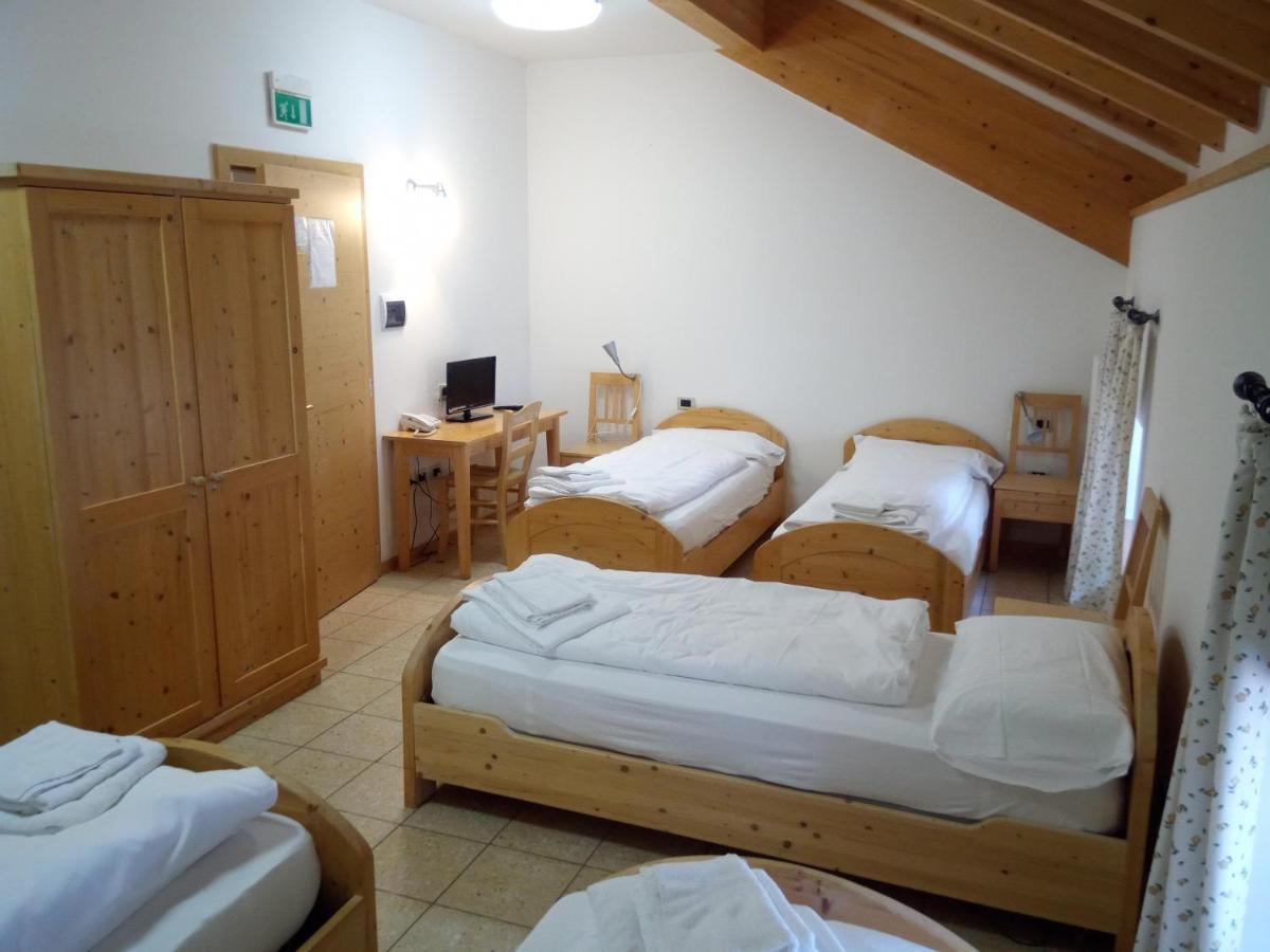 Taxus Hostel Pieve Tesino Екстер'єр фото
