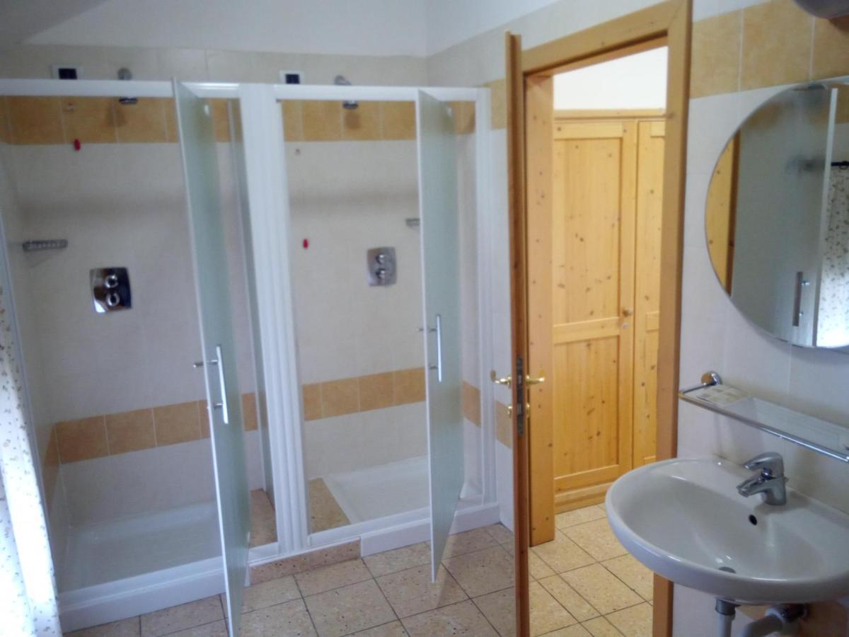 Taxus Hostel Pieve Tesino Екстер'єр фото