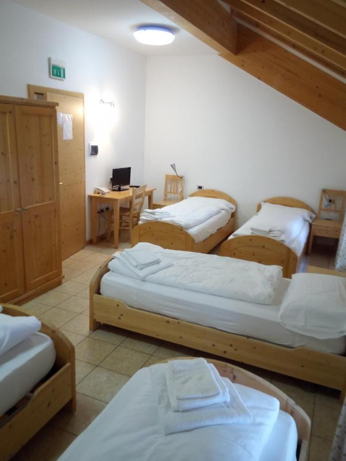 Taxus Hostel Pieve Tesino Екстер'єр фото